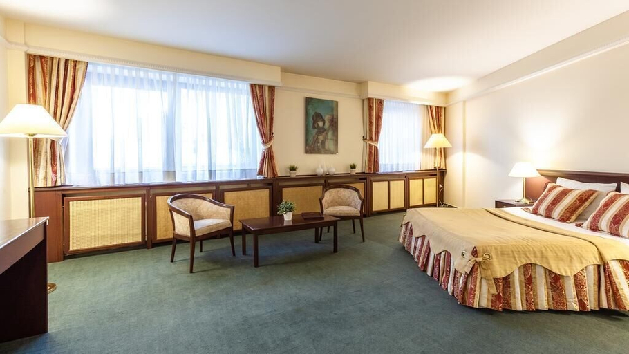 Bedroom 3, President Hotel, Tyumen'