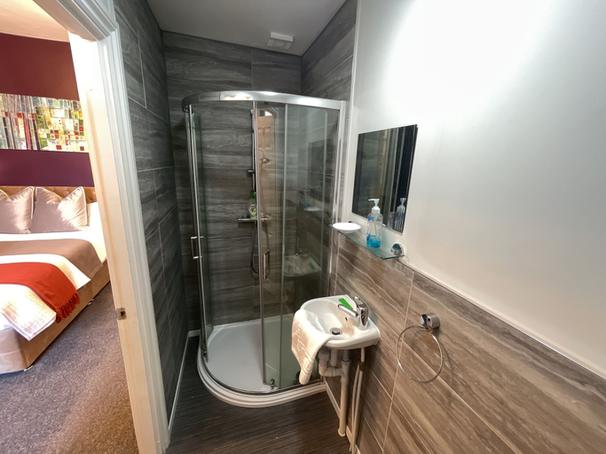 Bathroom 3, Clifton Guest House, North Tyneside
