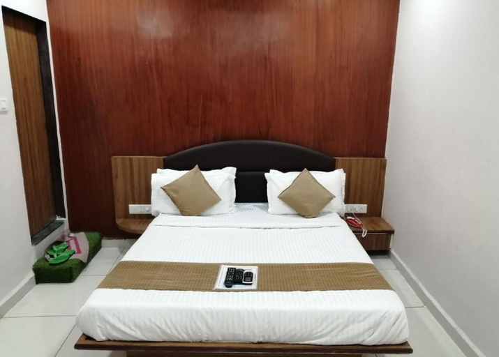 Bedroom 3, Hotel Shiv Inn, Vadodara