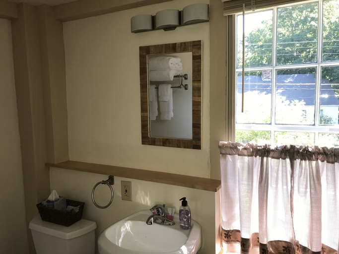 Bathroom 4, Spring Hill Inn, Tolland