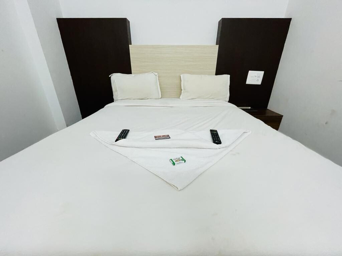 Bedroom 3, iROOMZ S Silver Suites, Mysore