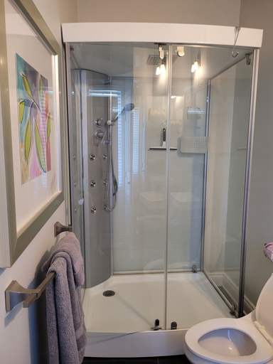 Bathroom 4, Champlain Condo 202, La Haute-Yamaska