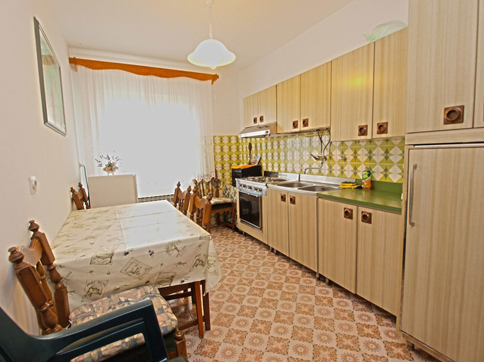 Food & Drinks, Rooms Milan 1370, Rovinj