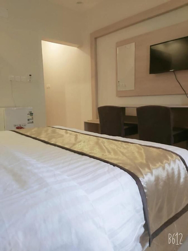 Bedroom 4, Golden Souda