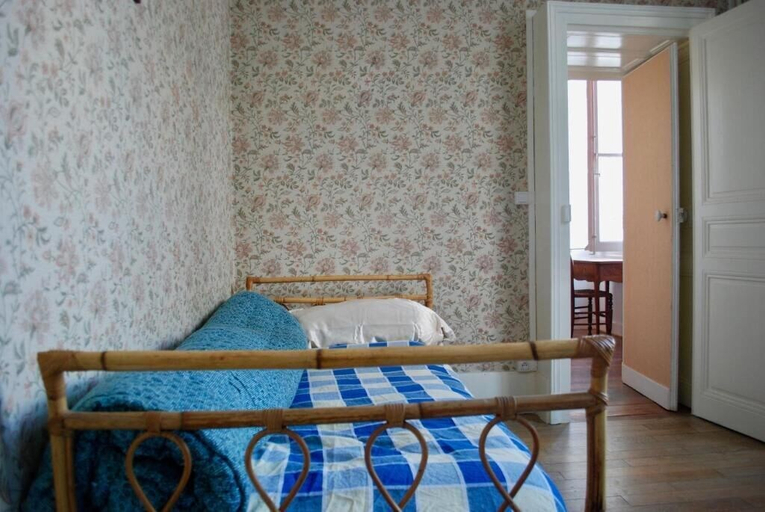 Bedroom 4, YXIE - Manoir des Arts, Yonne
