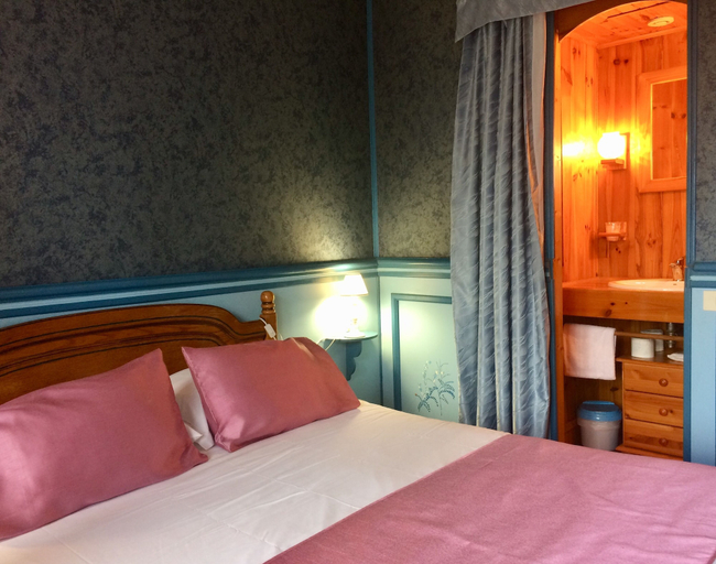Bedroom 4, Chambres D'hôtes du Domaine Capiet, Gironde
