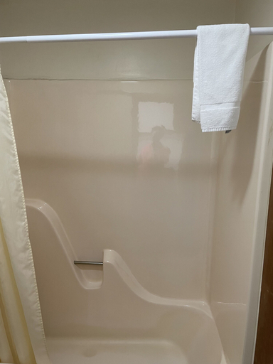 Bathroom 3, Pine Valley Motel, Mitchell