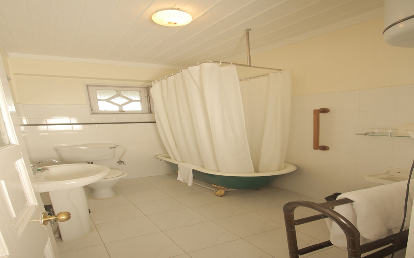 Bathroom 3, Windamere Hotel, Darjiling