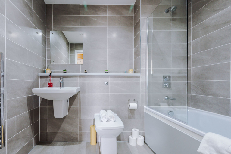 Bathroom 4, Beautiful Apartments in Media City, Manchester