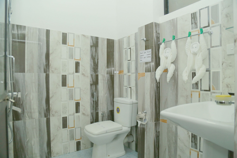 Bathroom 3, AWON Hotel, Weligama
