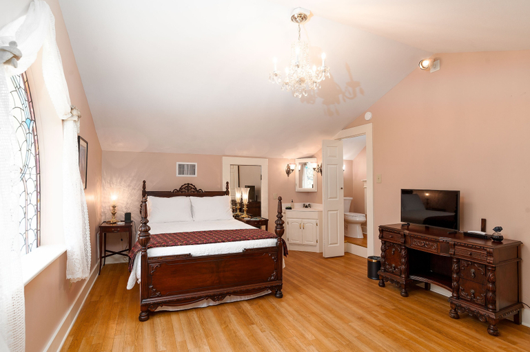 Bedroom 2, Oaklea Mansion Bed and Breakfast, Wood