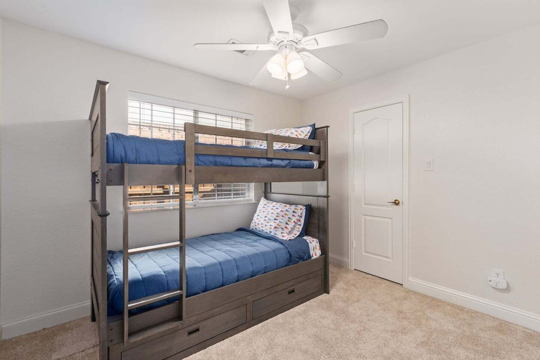 Bedroom 3, Home Pool 15 Minutes from DFW Airport, Denton