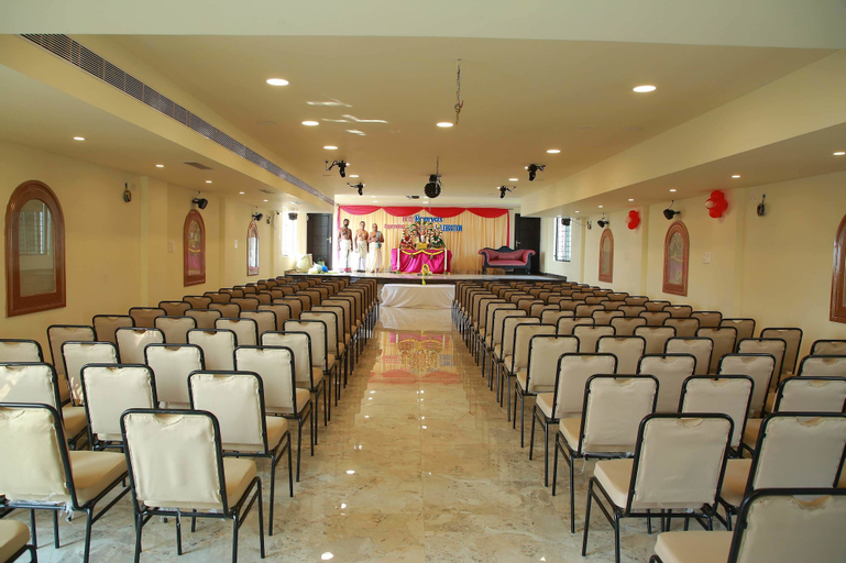 Hotel Ramyas, Theni