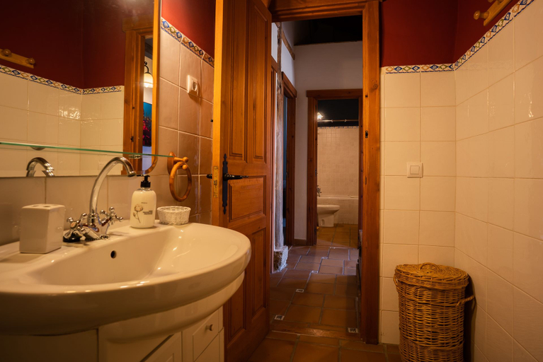 Bathroom 4, EL Cerro, Ávila