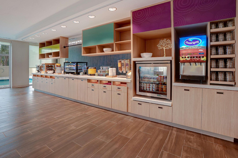 Food & Drinks 2, Home2 Suites by Hilton Lakewood Ranch, Manatee