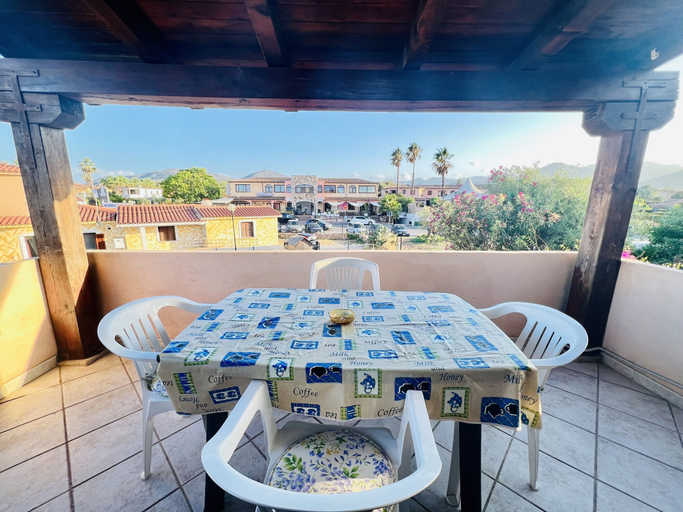 Terrace/patio 2, Trilocale in centro Silvye, Nuoro