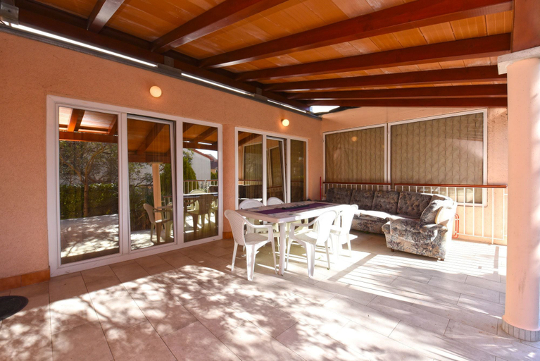 Others 4, Apartment 1562, Pula