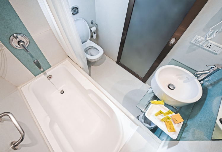 Bathroom 4, Boutique Hotel Bawa Suites, Mumbai Suburban