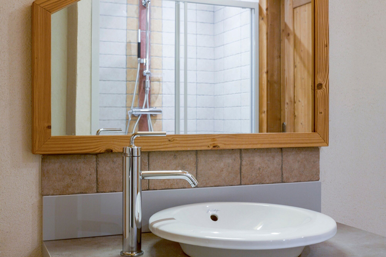 Bathroom 3, Chalet-Hôtel Le Beausoleil, The Originals Relais (Hotel-Chalet de Tradition), Savoie