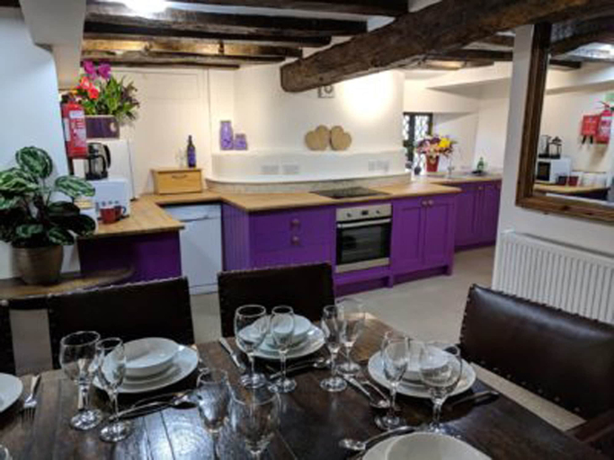 Others, Cotswolds Valleys Accommodation-Med Hall, Gloucestershire
