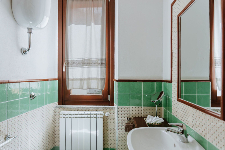 Bathroom 4, Vallicciola Nature Hotel, Olbia-Tempio