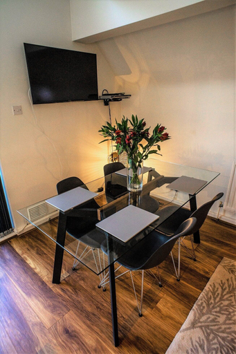 Others 5, The Penthouse, Kent