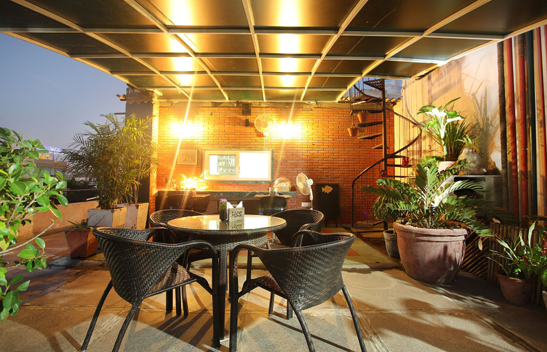 Food & Drinks 5, Perch Service Apartment- Sector 40, Gurgaon