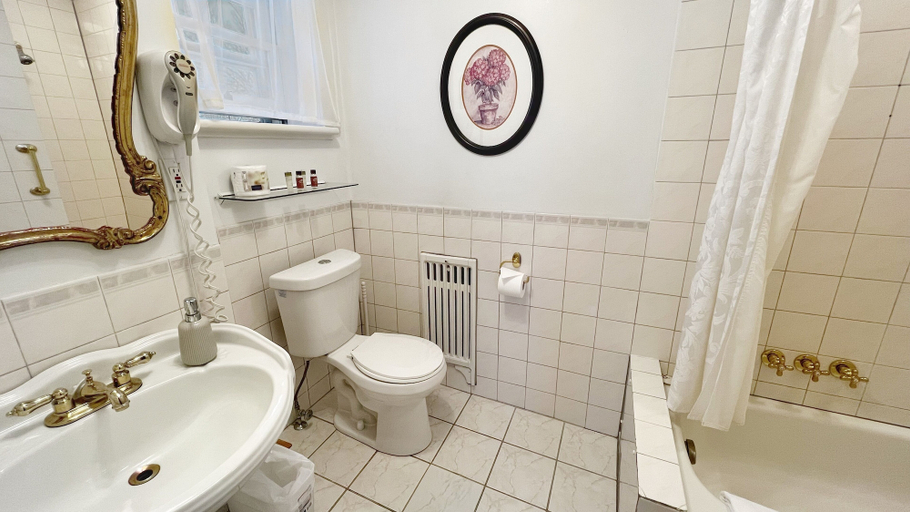 Bathroom 3, Inn at the Falls, Muskoka