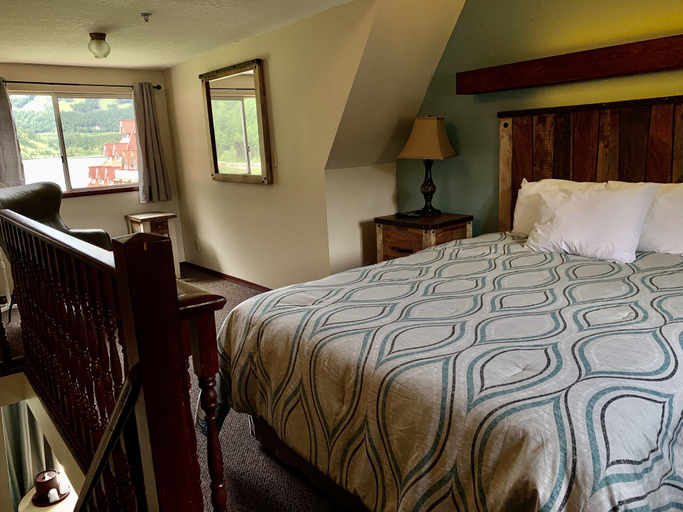 Bedroom 4, Three Valley Lake Chateau, Columbia-Shuswap