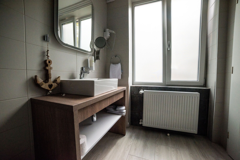 Bathroom 4, Complex Living, Timisoara