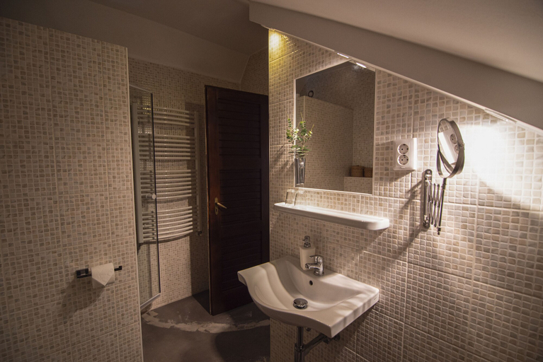 Bathroom 4, Jégverem Fogadó, Sopron-Fertőd