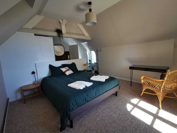 Bedroom 2, La Villégiature, Manche