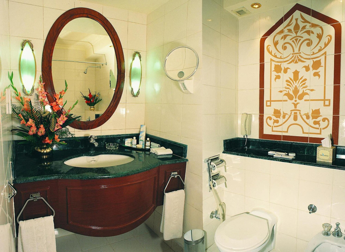 Bathroom 5, Avari Lahore, Lahore