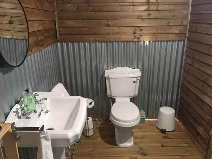 Bathroom, Wingfield Escapes, Suffolk