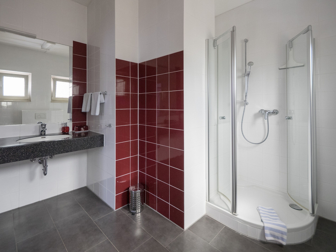 Bathroom 5, Hotel Holländischer Hof, Gießen