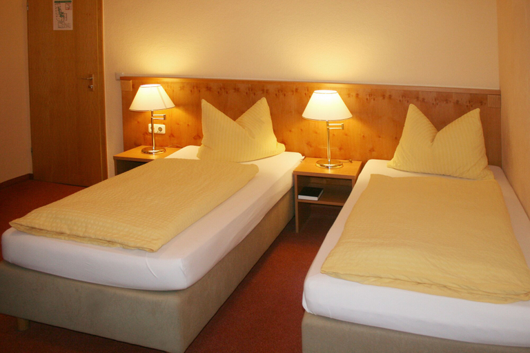 Bedroom 3, Hotel Sauerländer Hof Iserlohn, Märkischer Kreis