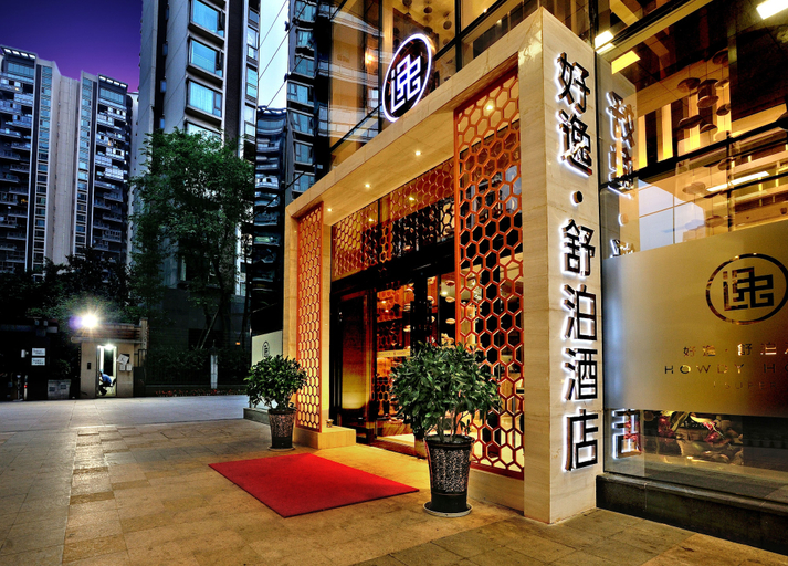 Exterior & Views