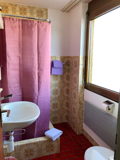 Bathroom, Hotel Hecht, Werdenberg
