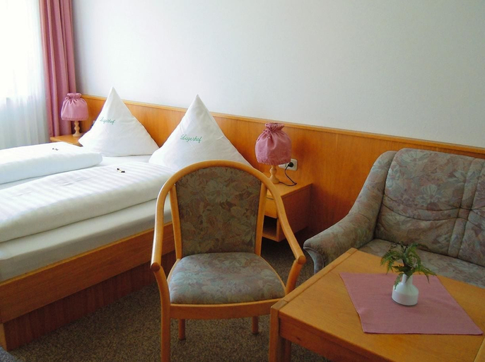 Bedroom 2, Hotel Lugerhof, Cham