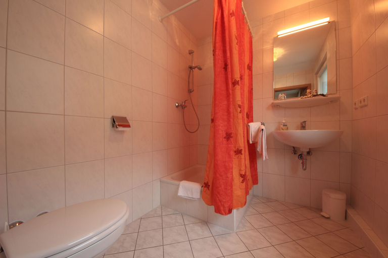 Bathroom 5, Altstadthotel Fürth, Fürth