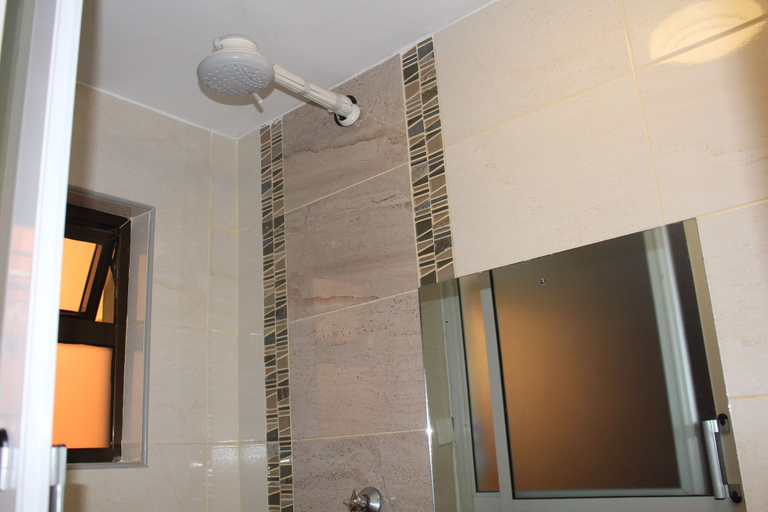 Bathroom, Hotel Green Court Nairobi, Starehe