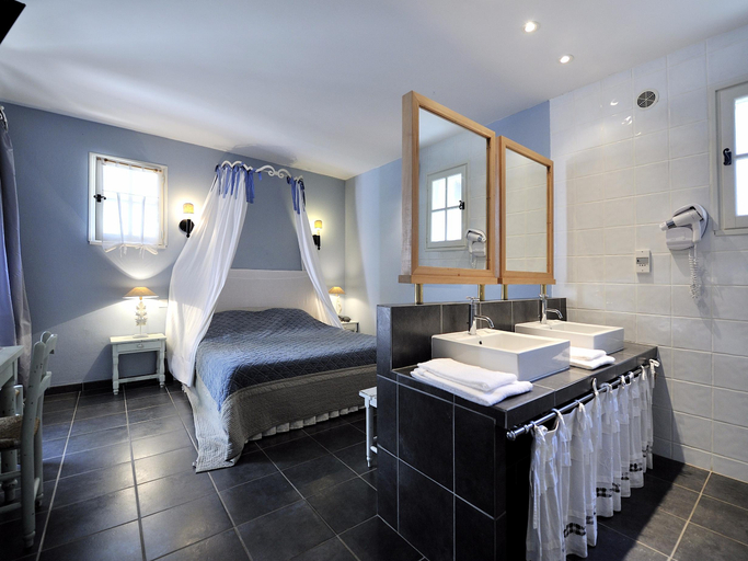 Bathroom 2, Hôtel des Pins, Vaucluse