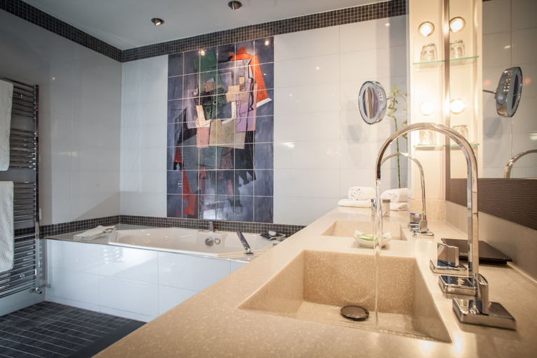 Bathroom 5, Hôtel & Spa Vatel, Gard