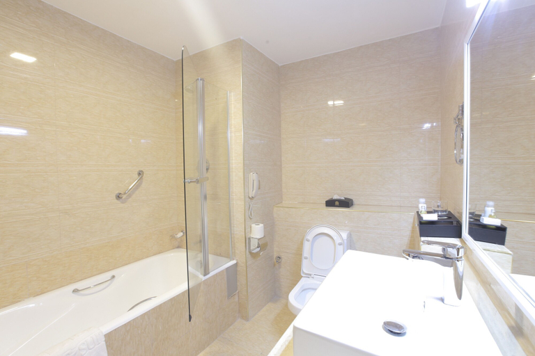 Bathroom 4, BON Hotel Elvis, AbujaMun