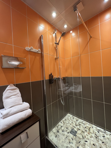 Bathroom 4, Le Grand Hôtel de Valenciennes, Nord