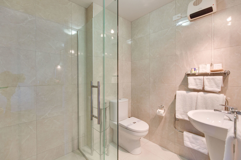 Bathroom 3, BKs Premier Motel Esplanade, Hutt city