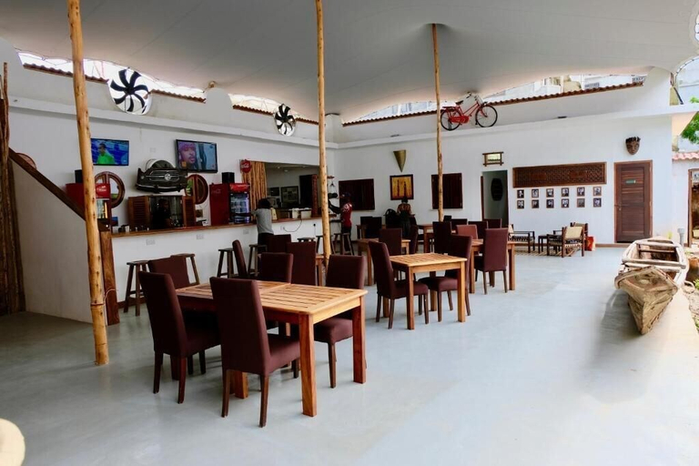 Food & Drinks 4, 27 Cafe Zanzibar Airport Hotel, Magharibi
