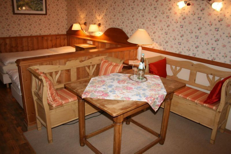 Bedroom 2, Hotel Meyer - Alter Bergischer Gasthof, Rheinisch-Bergischer Kreis
