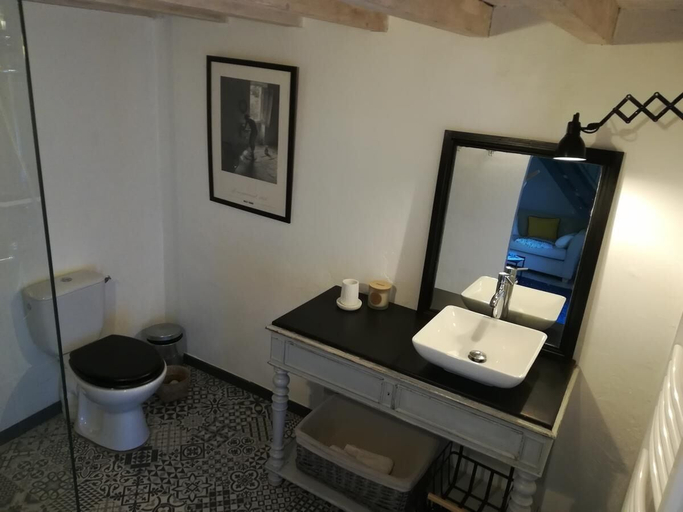Bathroom, La Petite Maison, Lot-et-Garonne
