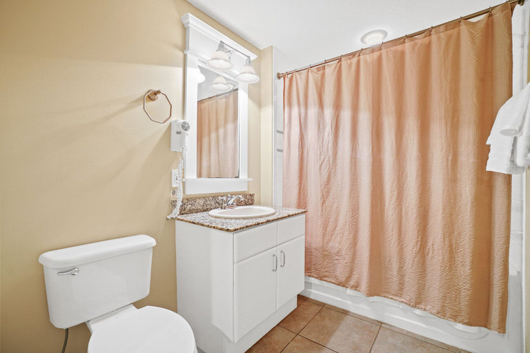 Bathroom 4, Grand Panama Beach Resort by Panhandle Getaways, Bay